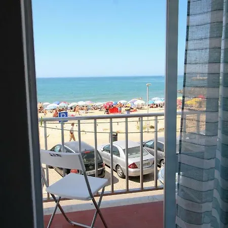 아파트 Cozy Front Beach Ii *